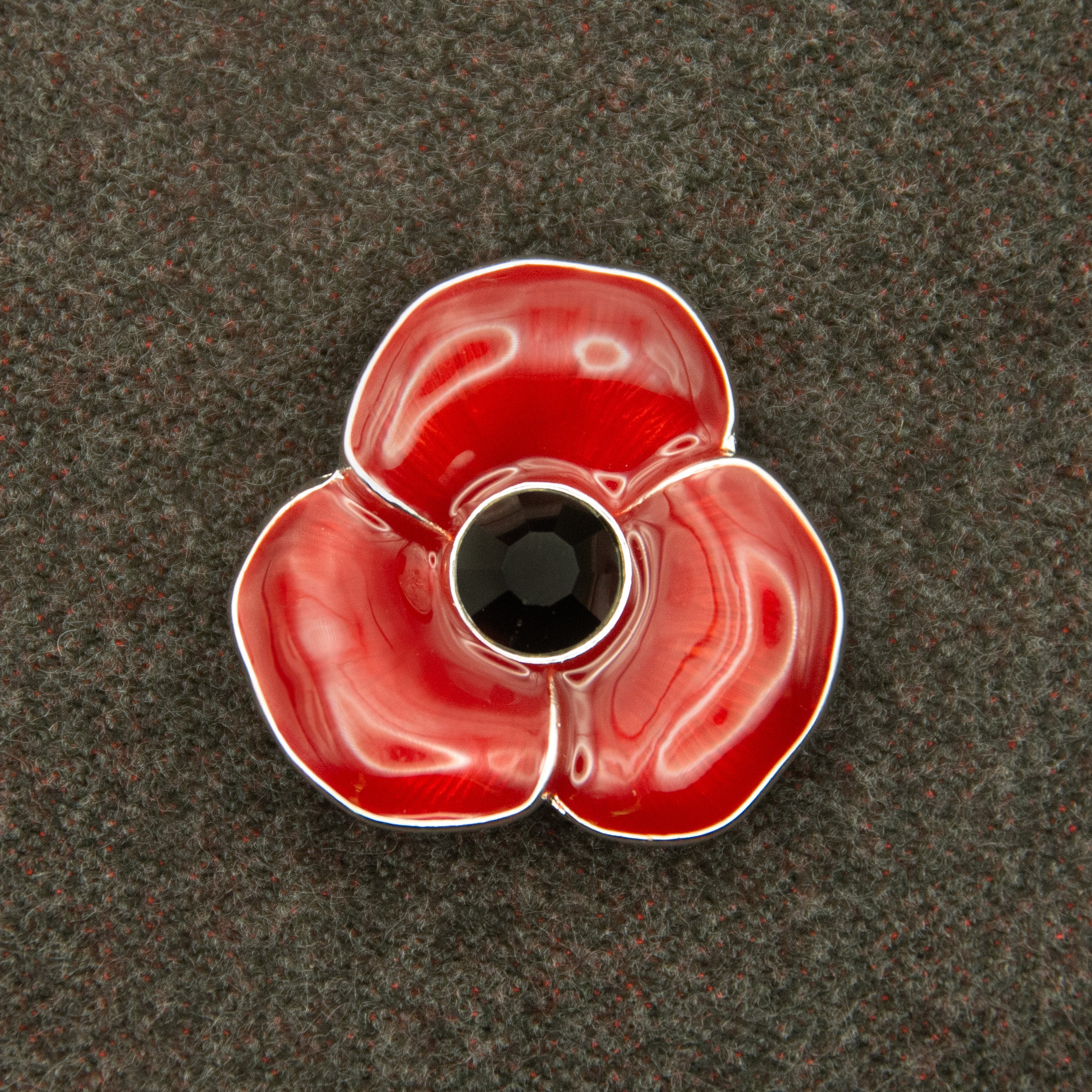 Red poppy flower pin 